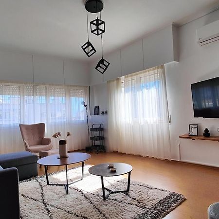 Antonia'S City Apartment อิโออันนินา ภายนอก รูปภาพ